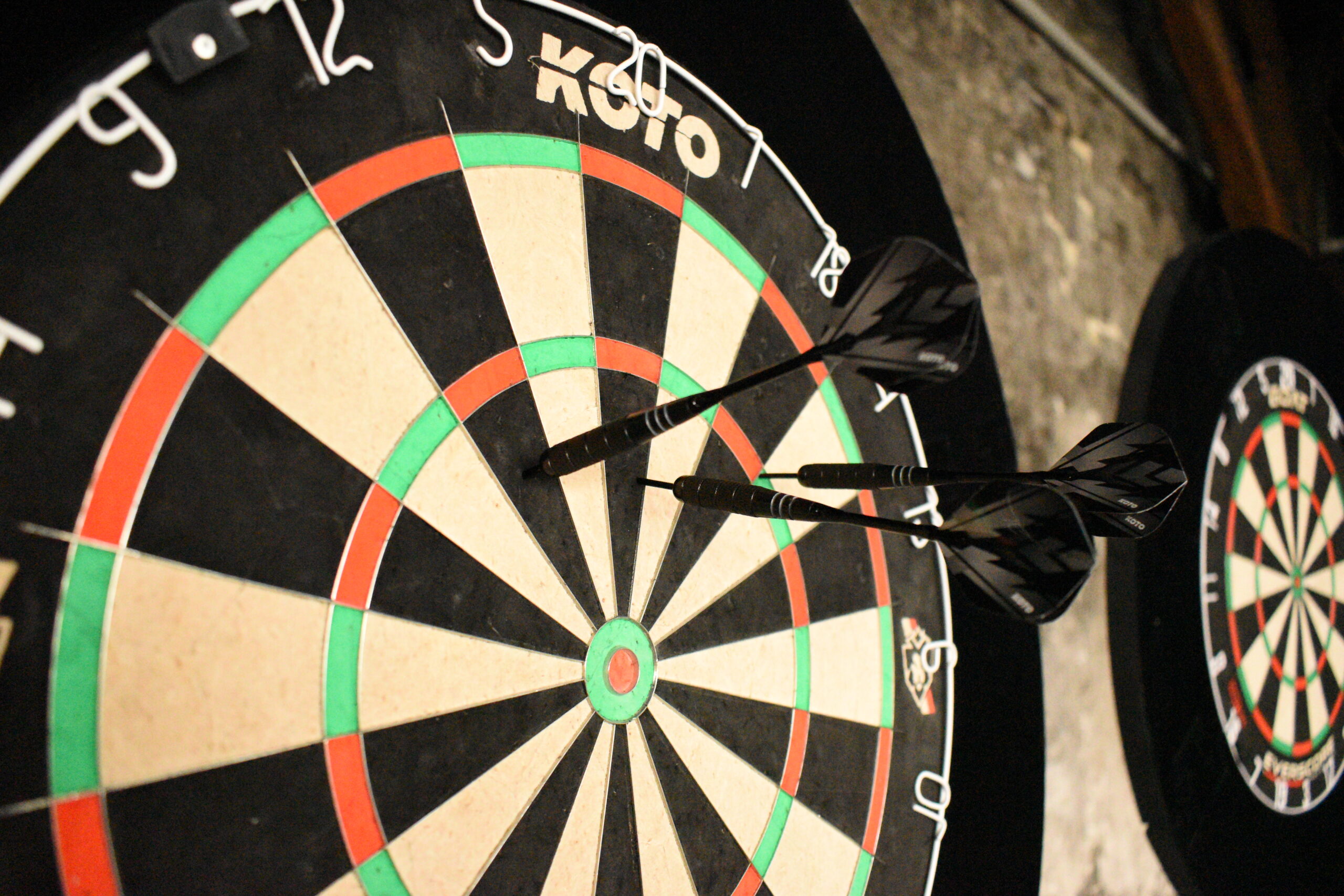 Terrains de fléchettes, cornhole et molky éphémères pour vos événements