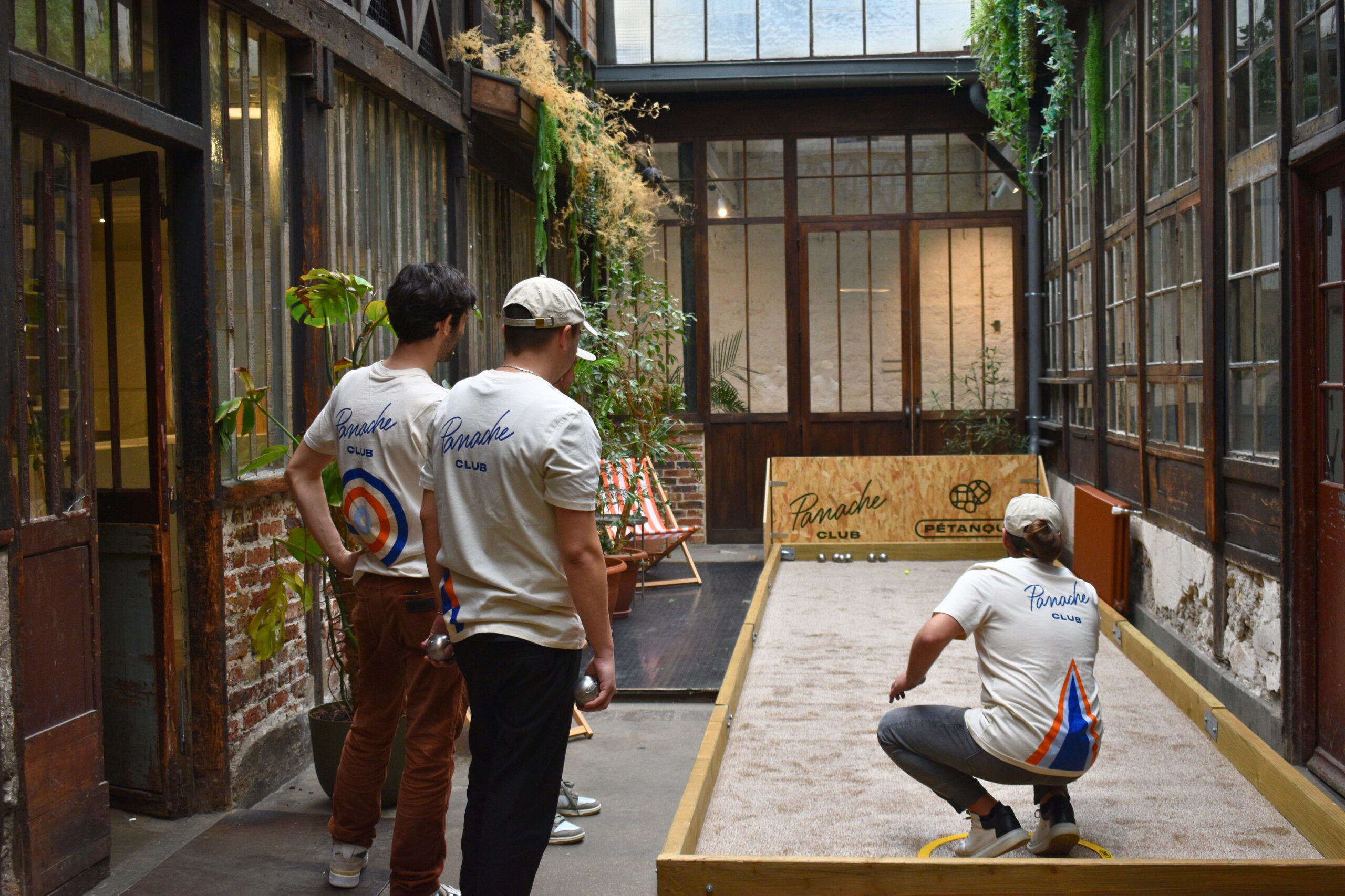 Terrains de pétanque éphémères pour vos événements à paris avec l'agence Panache Club