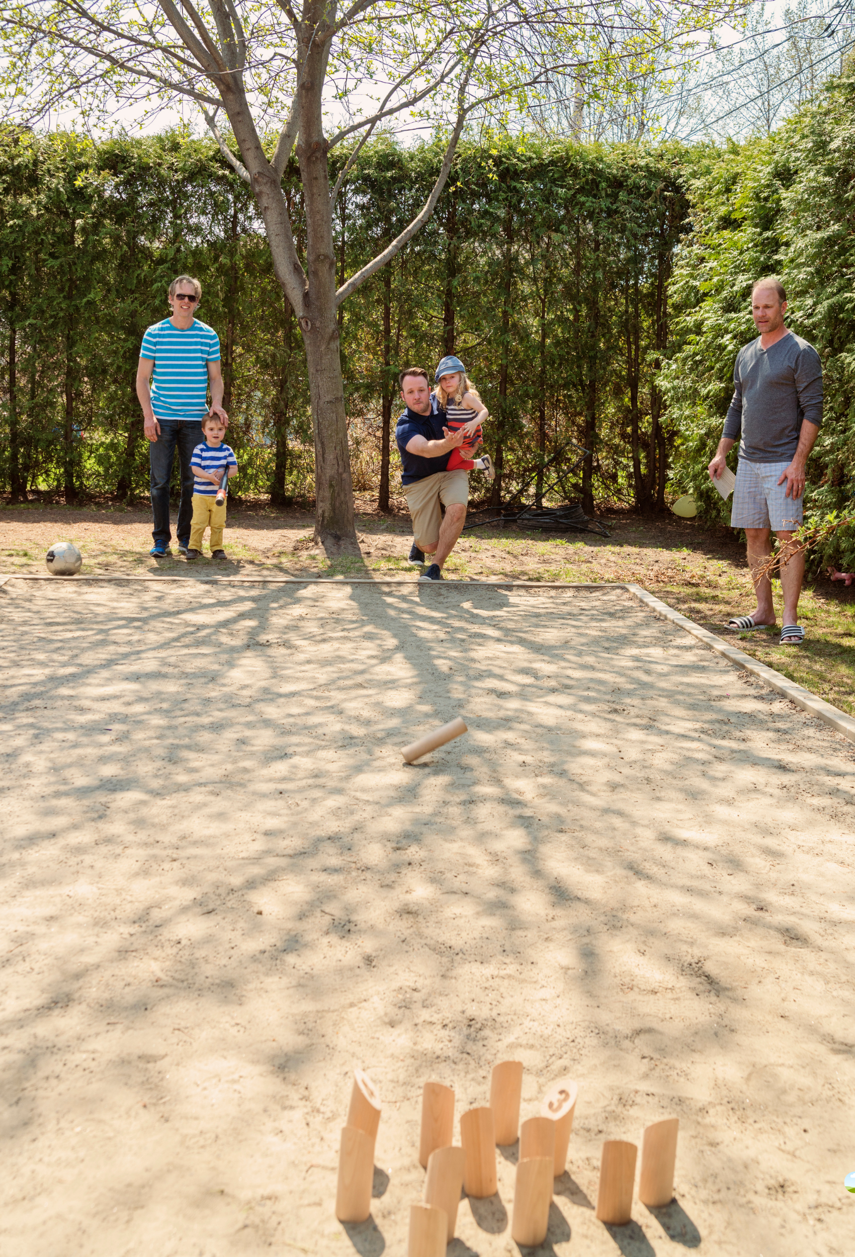 Playing Mölkky in Paris